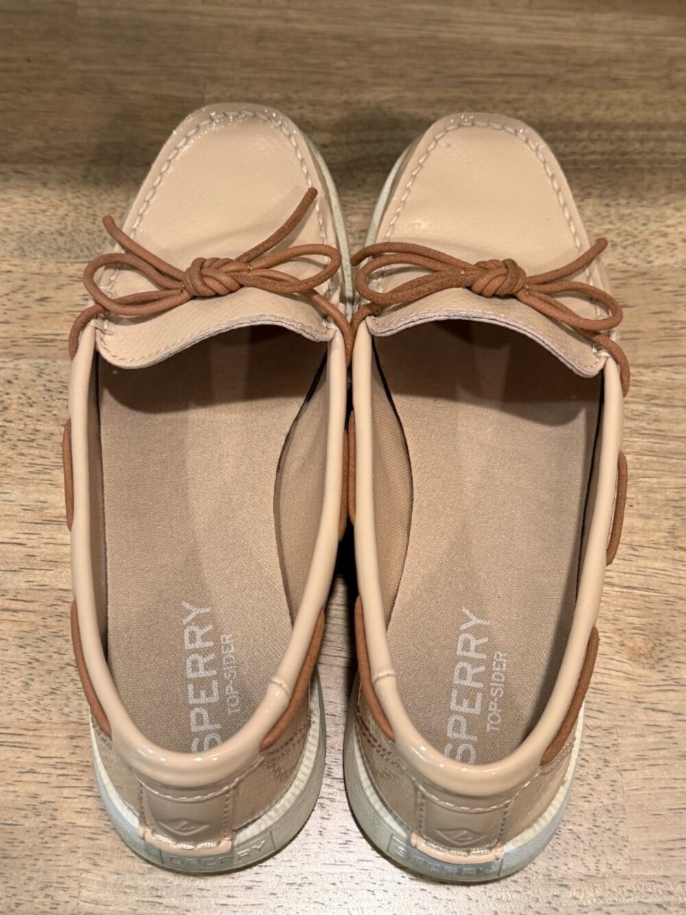Sperry Oasis Canal Patent Leather Boat Shoes Cream White Loafers Size 8.5 - Picture 2 of 6